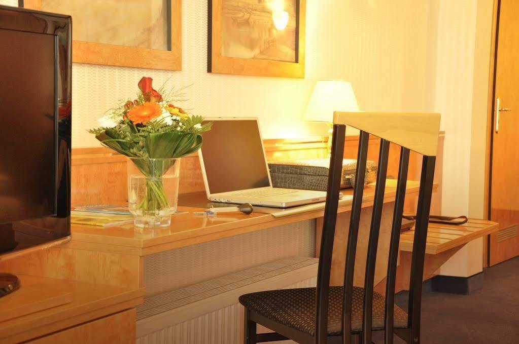 Hotel Celina Niederrheinischer Hof Крефельд Экстерьер фото